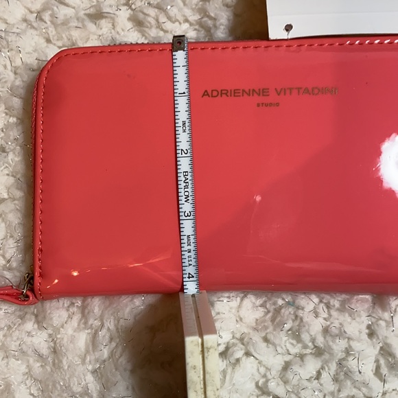 ADRIENNE VITTADINI PHONE CHARGING CLUTCH WALLET with WRIST STRAP - Picture 9 of 10